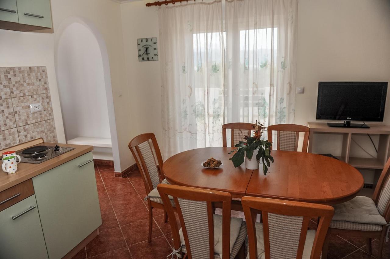 Apartments By The Sea Slatine, Ciovo - 15504 ภายนอก รูปภาพ